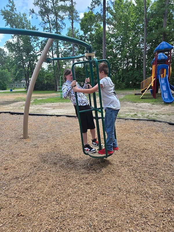 Exquisette Park - Image 2