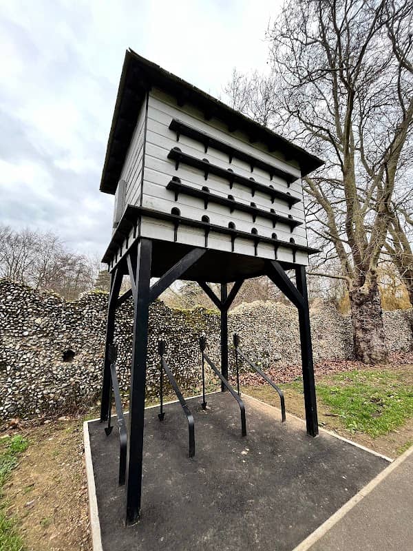 Dove house - Image 1