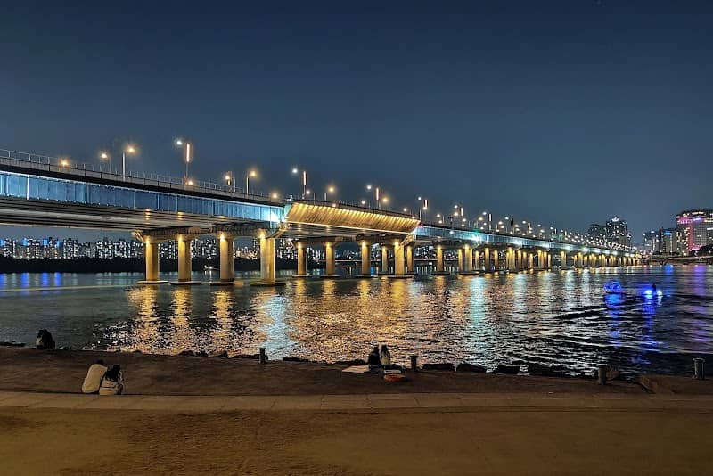Yeouido Hangang Park - Image 2