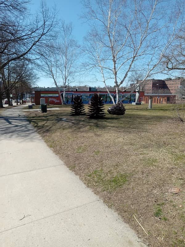 Warren Memorial Sculpture Garden - Image 1