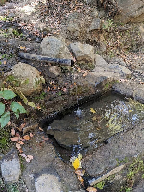 Natural water fountain - Image 1