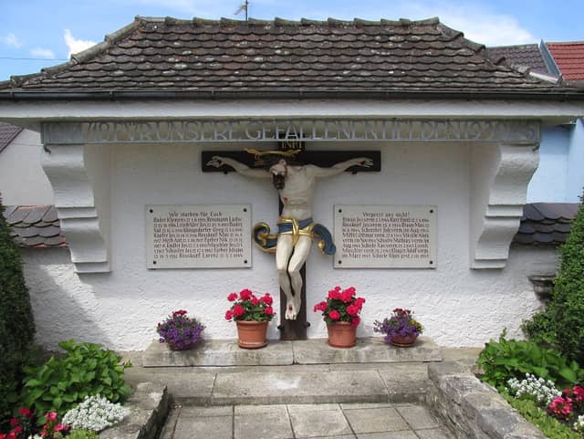 Kriegerdenkmal - Image 1