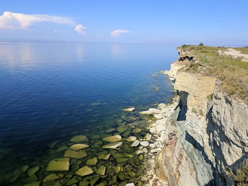 Pakri Cliff - Image 1