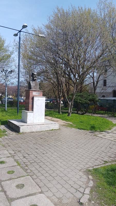 Statuia lui Ion Mincu - Image 2