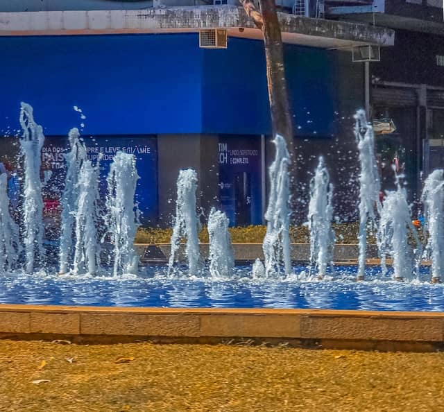 Chafarizes - Praça da Savassi - Image 1