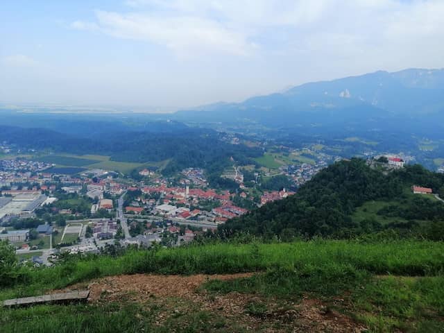 Zarjina bench - Image 1
