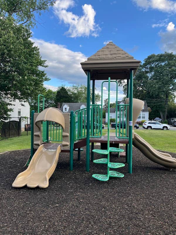 Snowden Place Community Park - Image 1