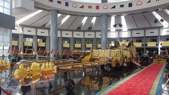 Royal Regalia Museum - Image 2