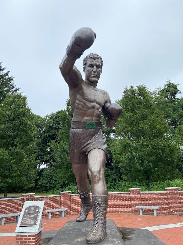 Rocky Marciano Statue - Image 1