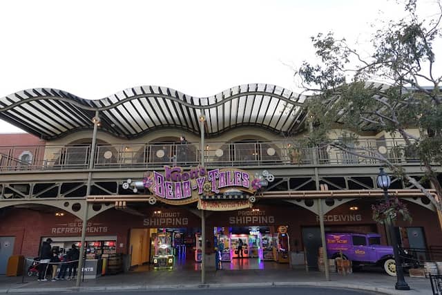 Knott's Bear-Y-Tales - Image 2