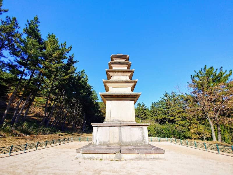 경주 나원리 오층석탑 - Image 1