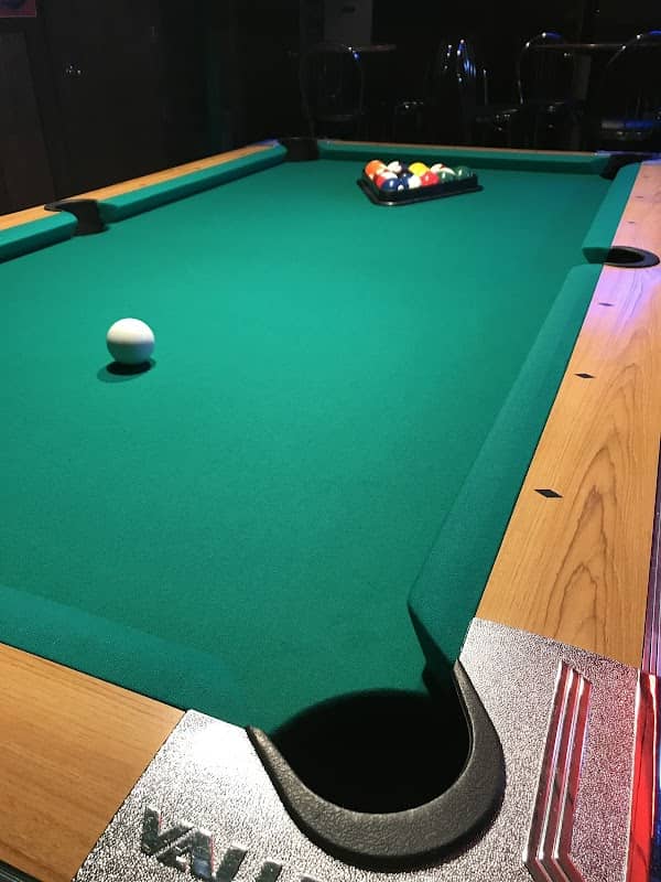 Abie's Bar - Image 3