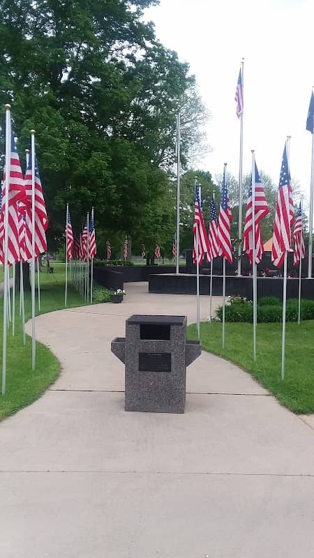 Kirkland Veterans Memorial - Image 1