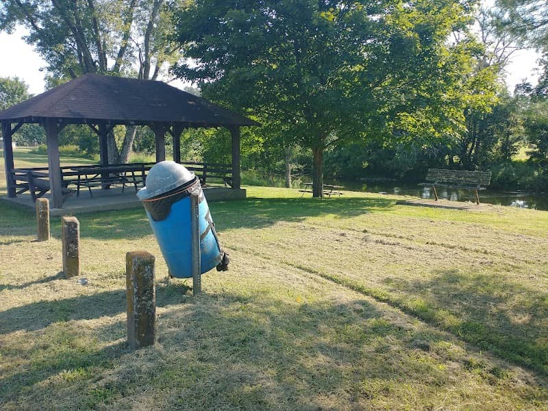 Road side park - Image 1