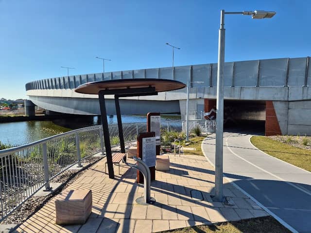Canal Viewing Area - Image 1
