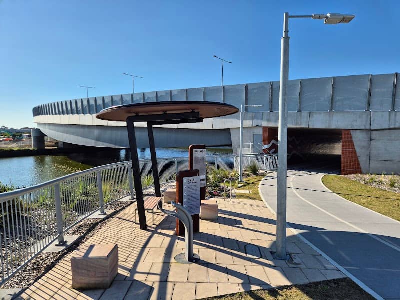 Canal Viewing Area - Image 1