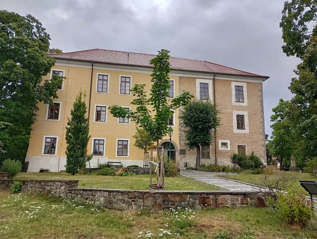 Zámeček Ernestinum Příbram - Image 1