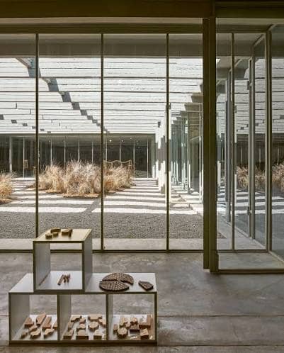 Niemeyer Guest House - Image 1