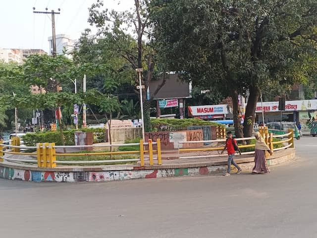 Jamal Khan Circle - Image 3
