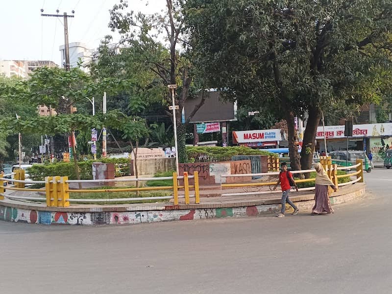 Jamal Khan Circle - Image 3