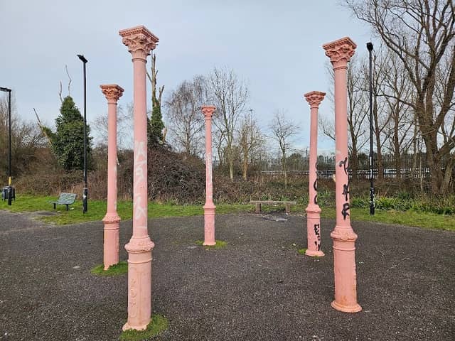 Five Columns - Image 2