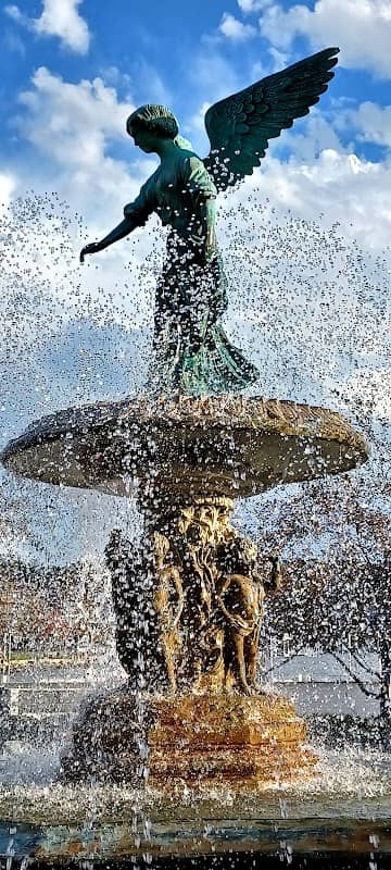 Driehaus Family Fountain - Image 3