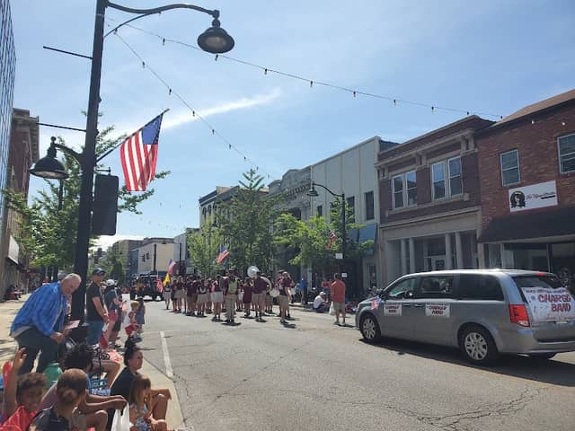 Belleville Square - Image 2