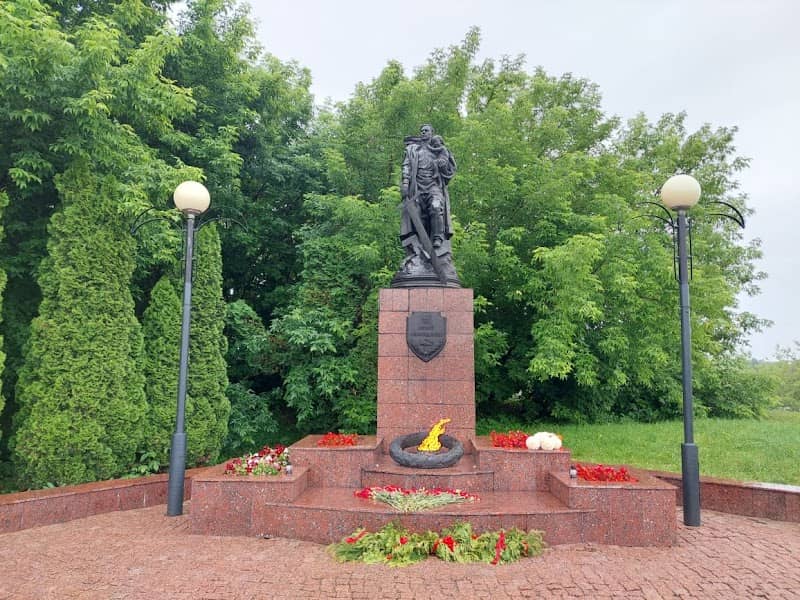 Pamyatnik Neizvestnomu Soldatu - Image 1