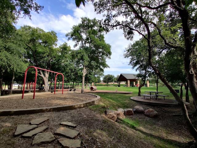 Shores Park - Image 1
