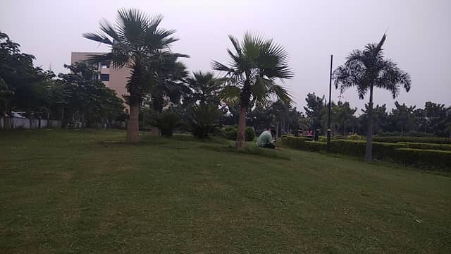 Lake View Park - Image 2