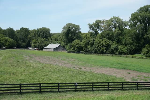 Missouri Greenway: John L. LeCave Memorial Trailhead - Image 1