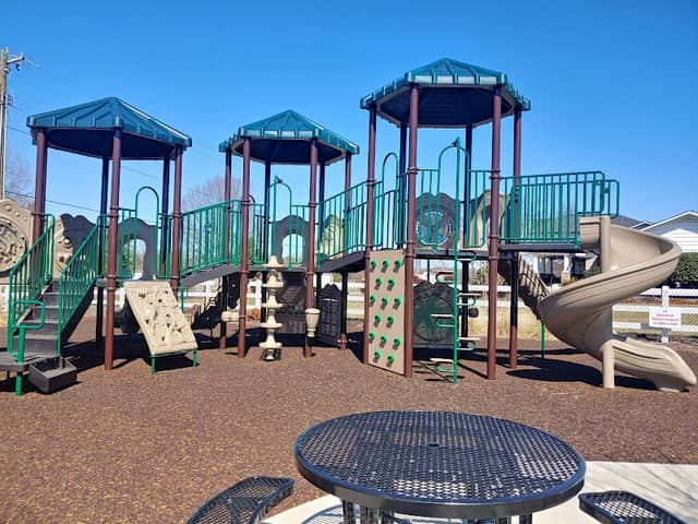 Midway Town Park - Image 1