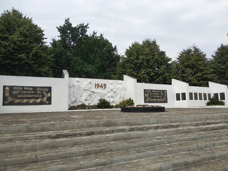 Pamyatnik Voinam, Pavshim V Velikoy Otechestvennoy Voyne - Image 1