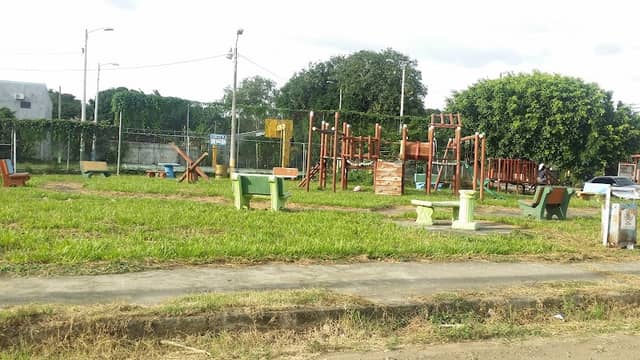 Parque Infantil Barrio La Victoria - Image 1