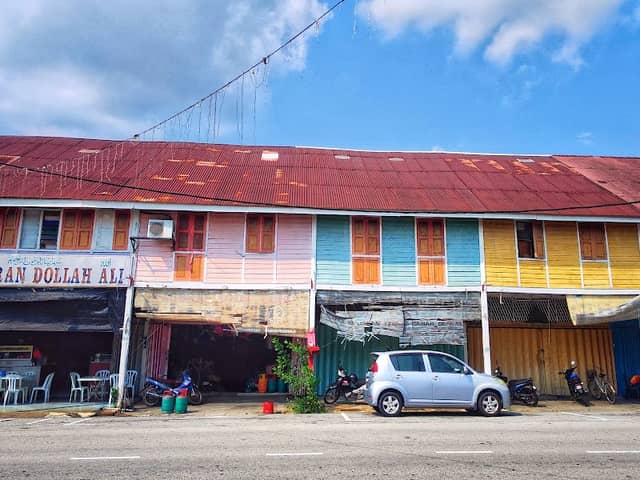 Old Shophouse Row, Jalan Tebedu, Sabak - Image 1