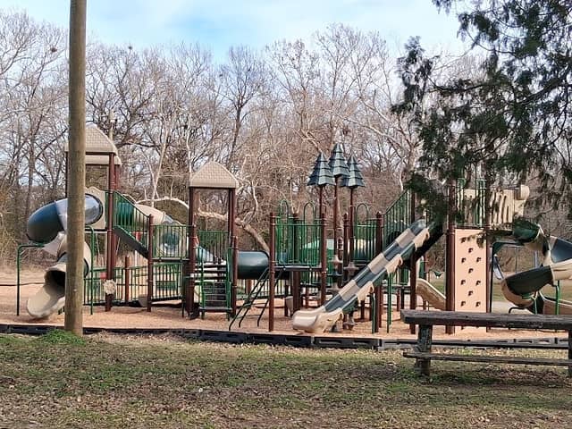 Peh-Tse-Moie Park - Image 1
