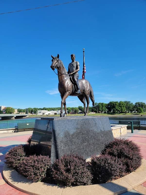 Riverfront Park - Image 1
