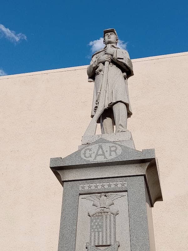 GAR monument - Image 1