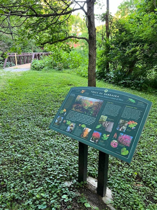Schoolhouse Art Gallery & Nature Center - Image 1