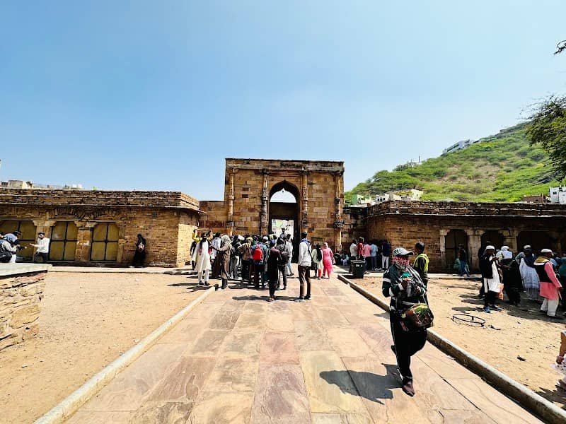 Adhai Din Ka Jhopra - Ajmer - Image 3
