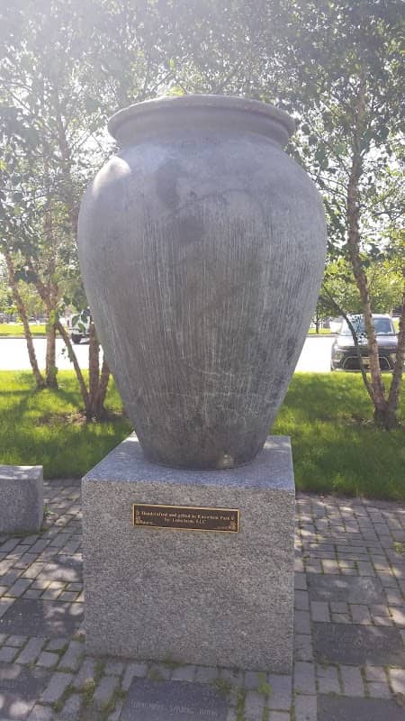 Giant Urn - Image 1
