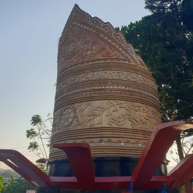 Tugu kopiah emas bandar lampung - Image 2