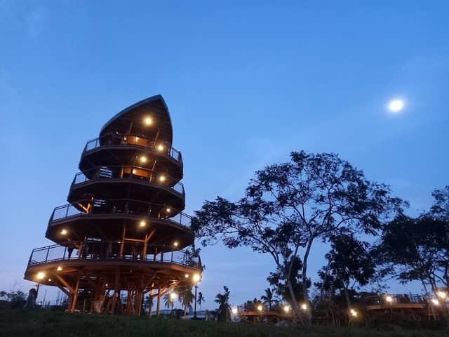 Balayong People's Park - Watch Tower - Image 1