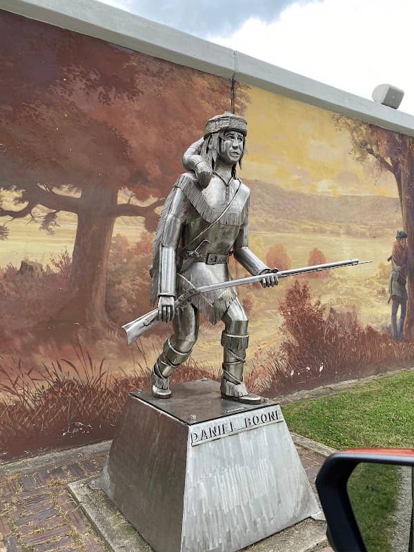 Daniel Boone Statue - Image 1