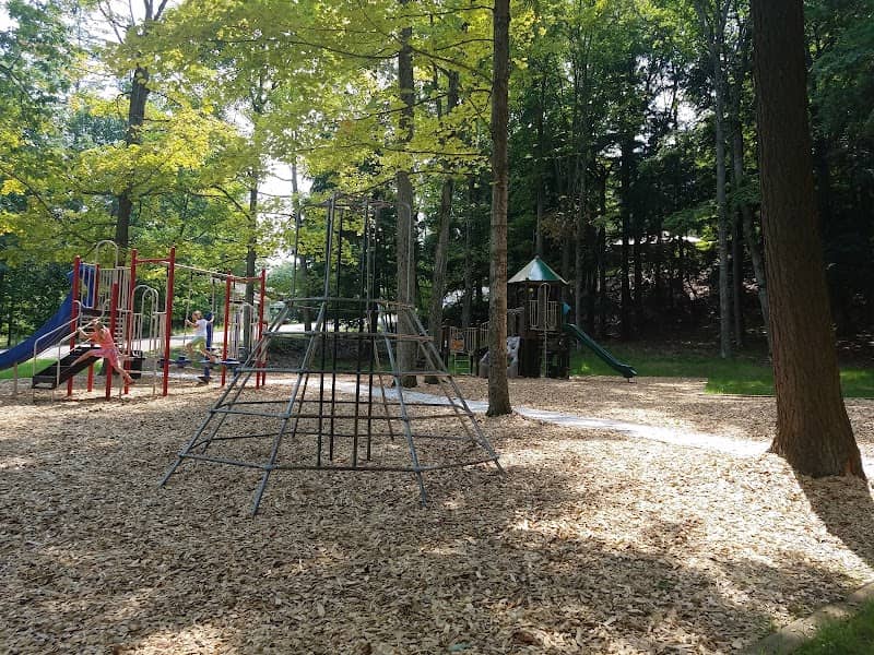 Niagara Memorial Park - Image 1