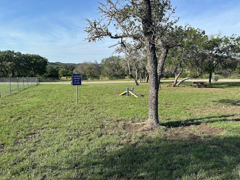 Dog park - Image 1