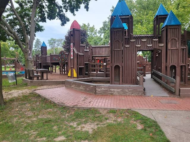 Parkhurst Park - Image 1
