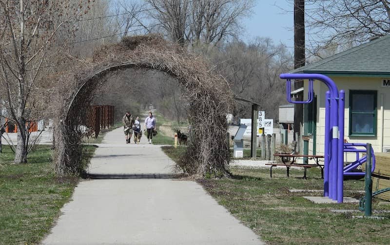 Malvern Wabash Trace Nature Trail - Image 1