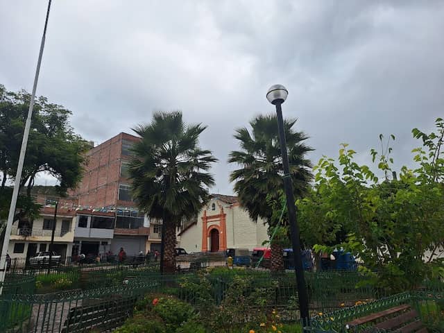 Plaza principal Pacaycasa - Image 1