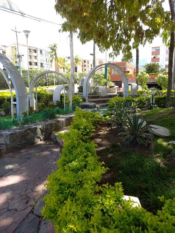 Llaves Park - Image 1